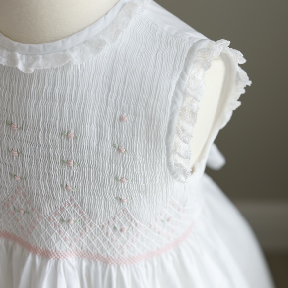 Girls White Dress Smocked Feltman Brothers Pink Embroidery NWT - Picture 3 of 6